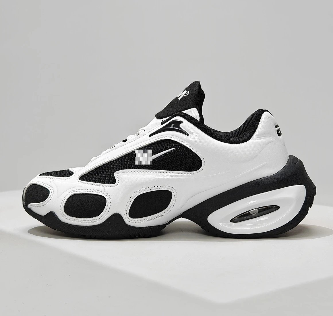 Nike Sneakers Air Max Muse — Black and white