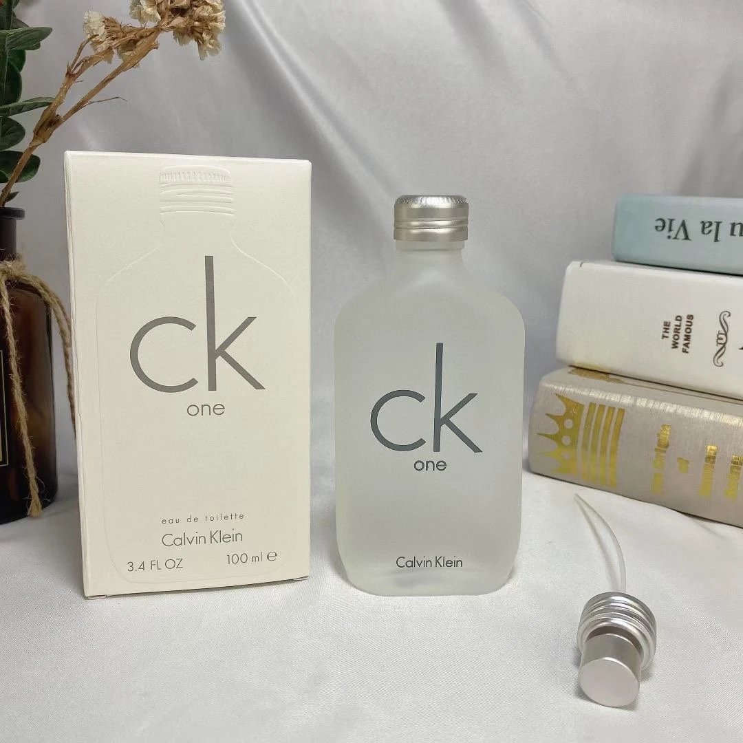 Giorgio Armani Multiple fragrance models shown — White ck100ml