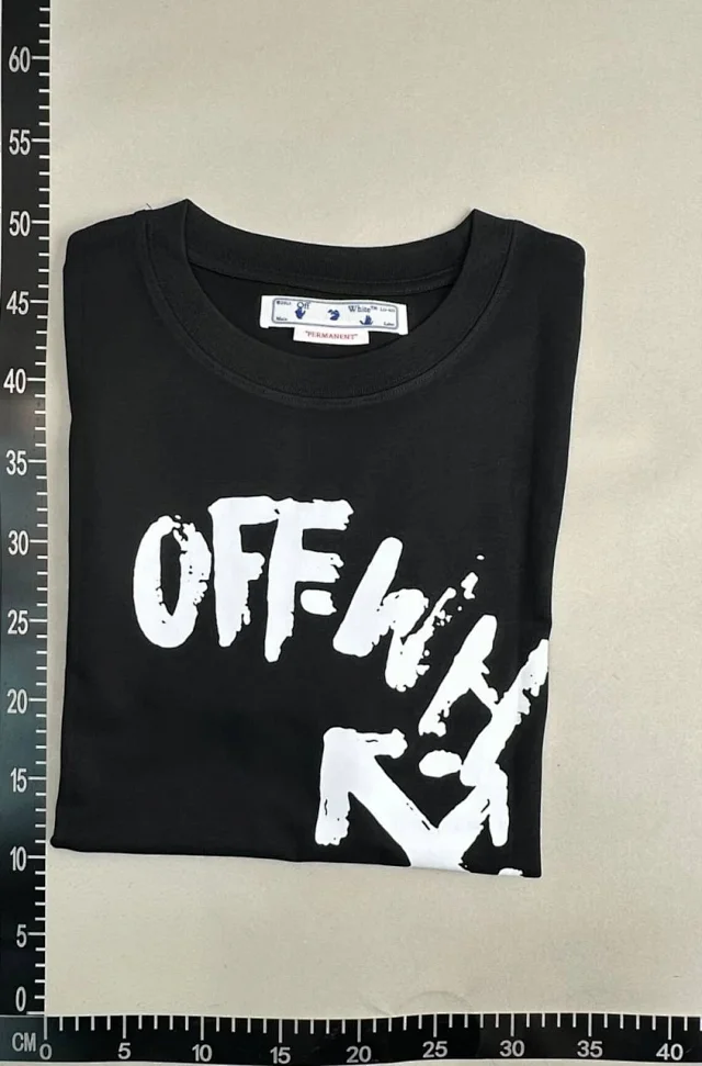 Off-White T-Shirts Arrow graphic print product detail image 5