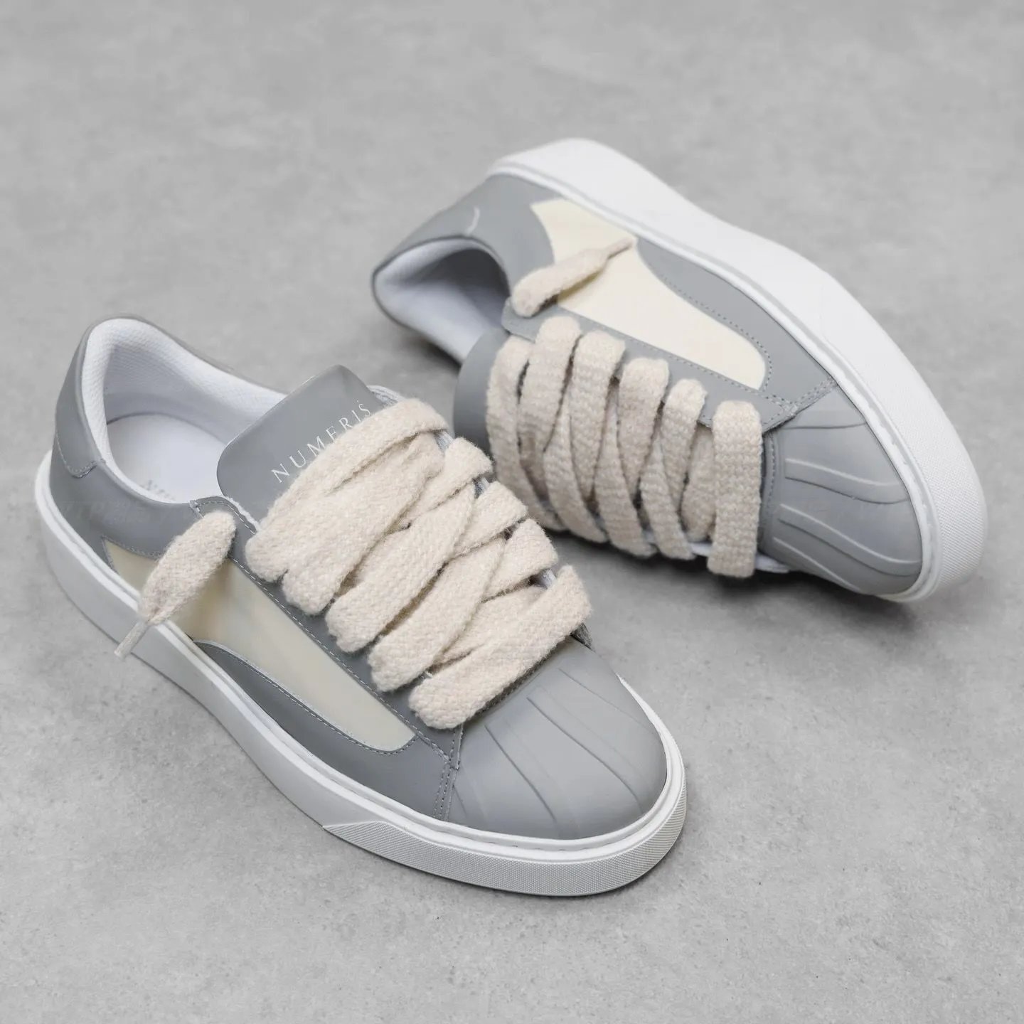 Numeris Sneakers Low-Top Lace-Up — 10