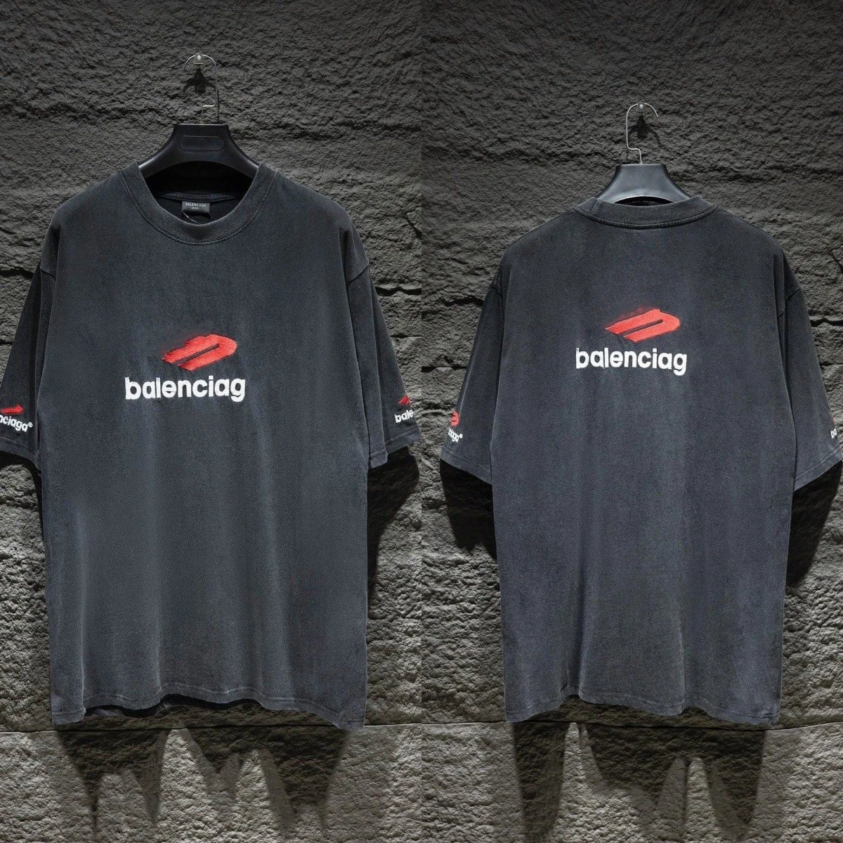 Balenciaga T-Shirts Logo Graphic Oversized Short-Sleeve T-Shirt — 5023 black