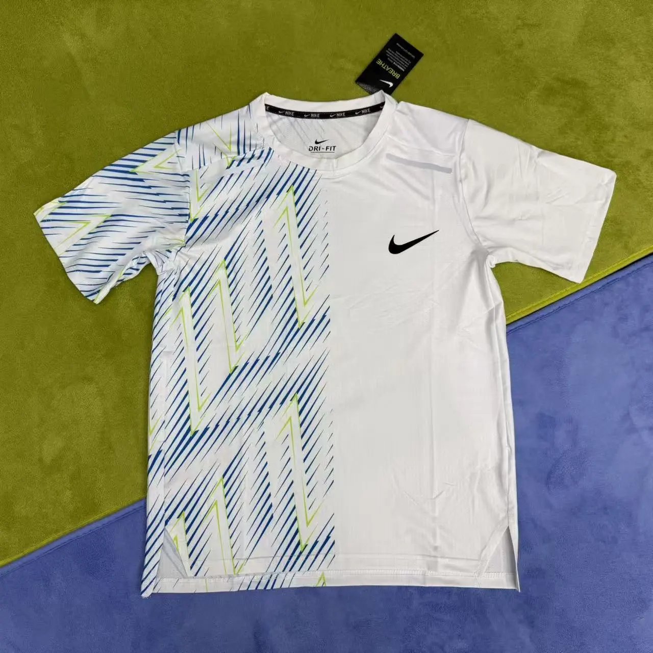 Nike T-Shirts Short-Sleeve Ankle Skeleton Graphic T-Shirt — Reflective-strip purple short-sleeve shirt