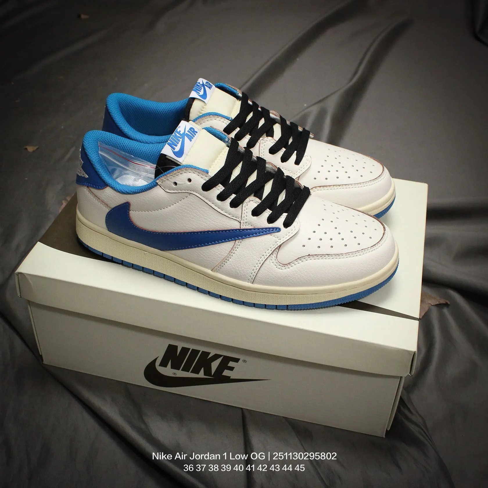 Nike Sneakers Air Jordan 1 Low — 18