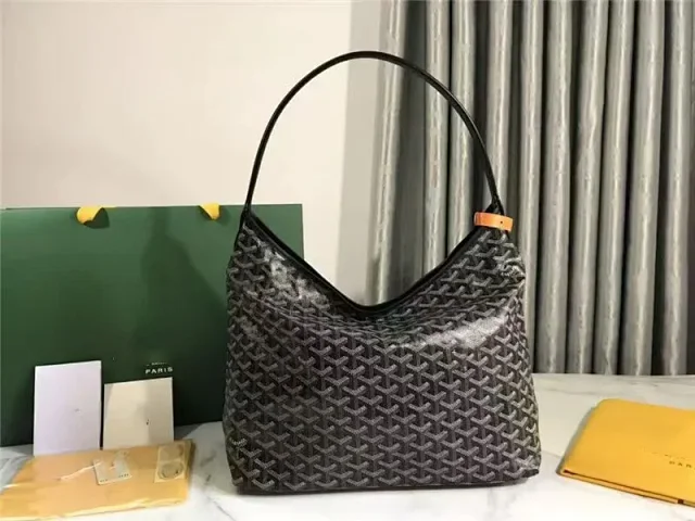 Goyard Backpacks Chevron-pattern flap backpack with top handle product detail image 27