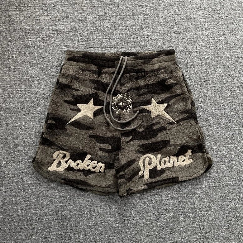 Broken Planet Shorts Graphic and plaid — 6121 Camouflage