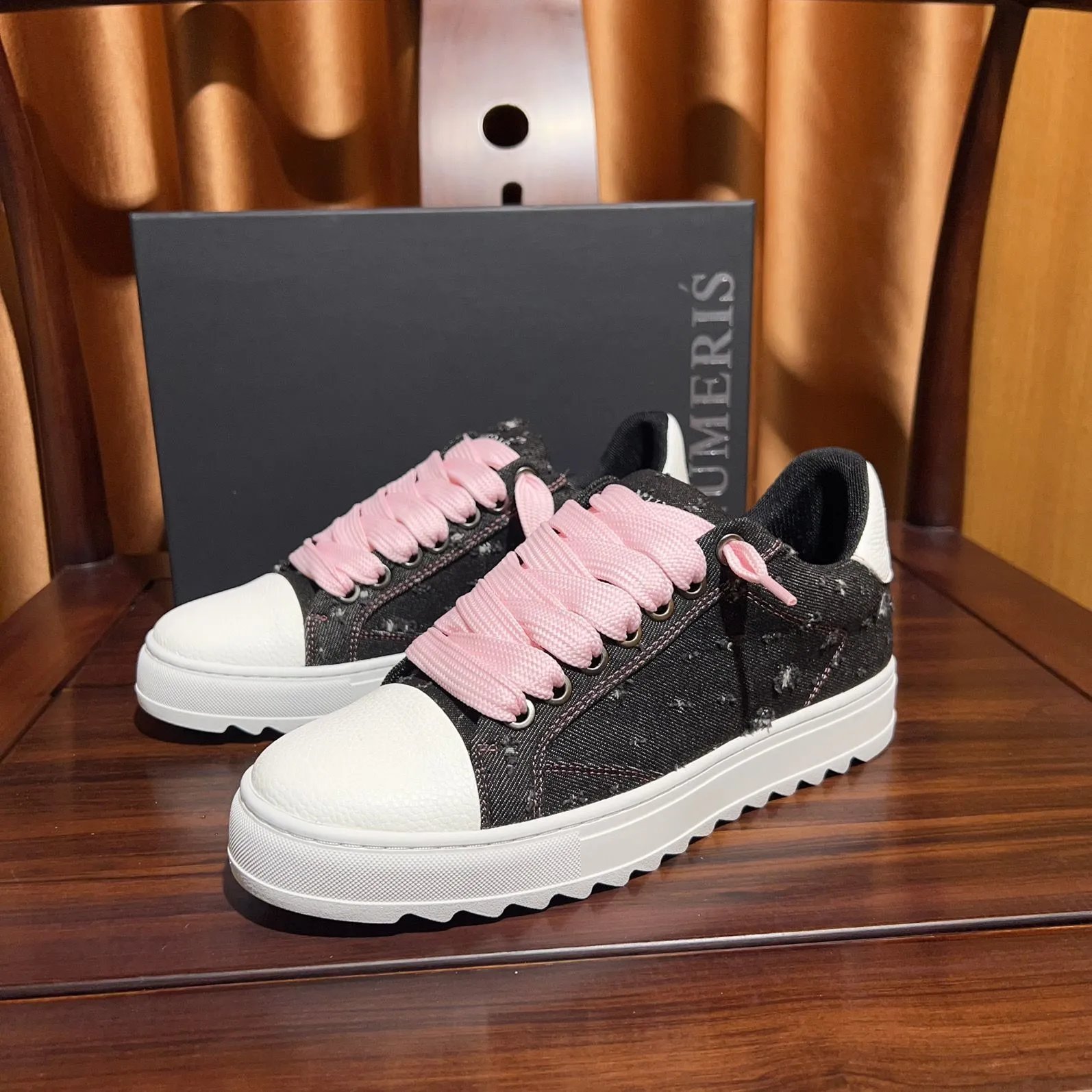 Numeris Sneakers Atelier low-top lace-up — Pink