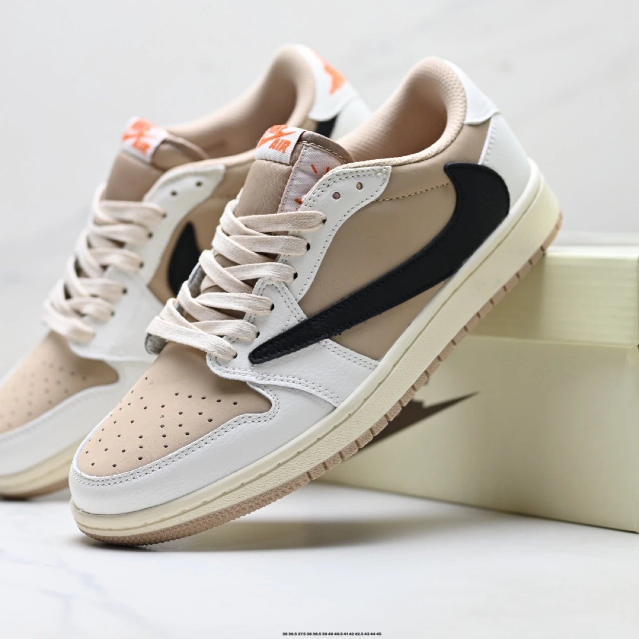 Nike Sneakers Air Jordan 1 Low — 3