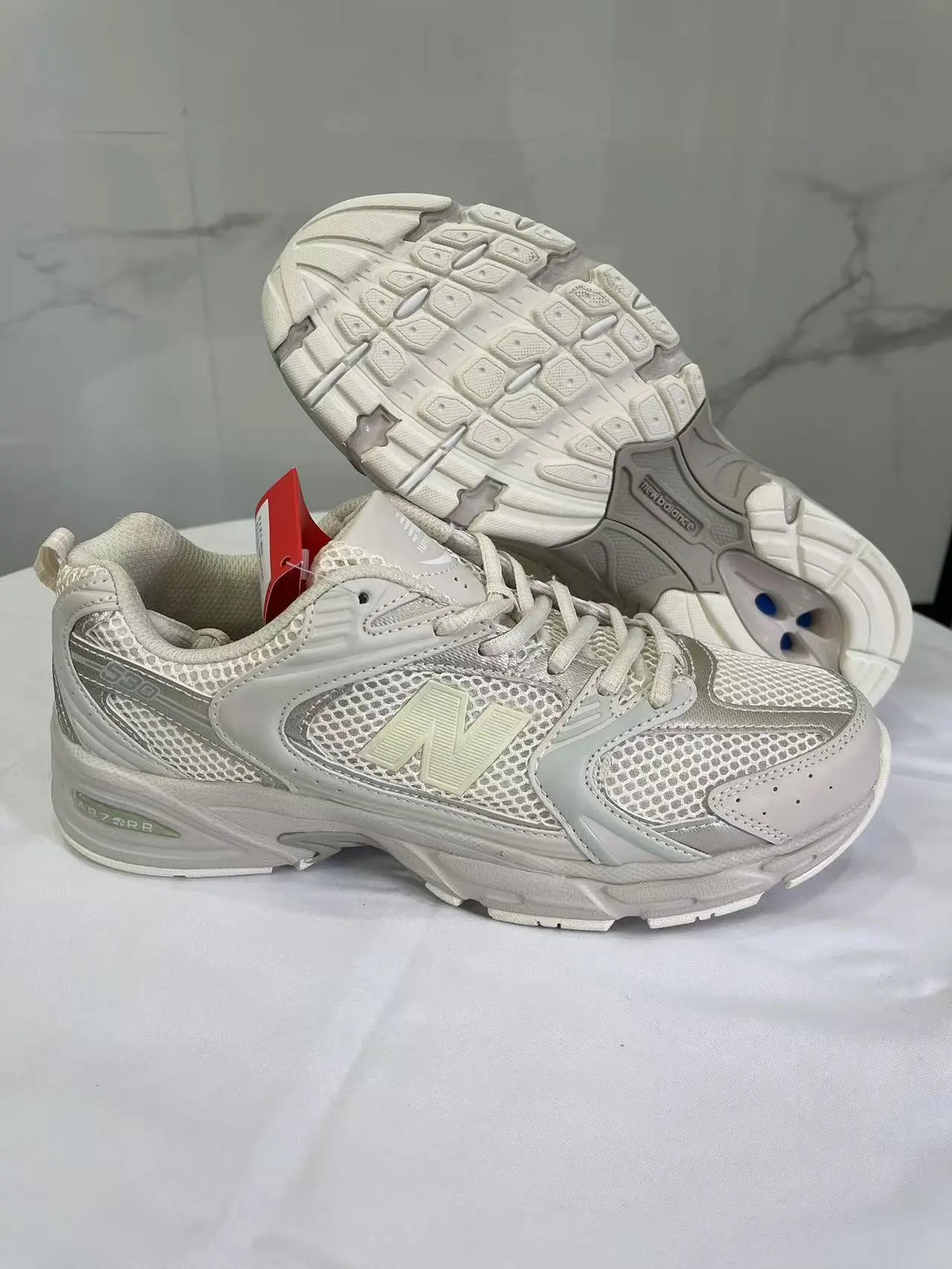 New Balance Sneakers 530 — 16