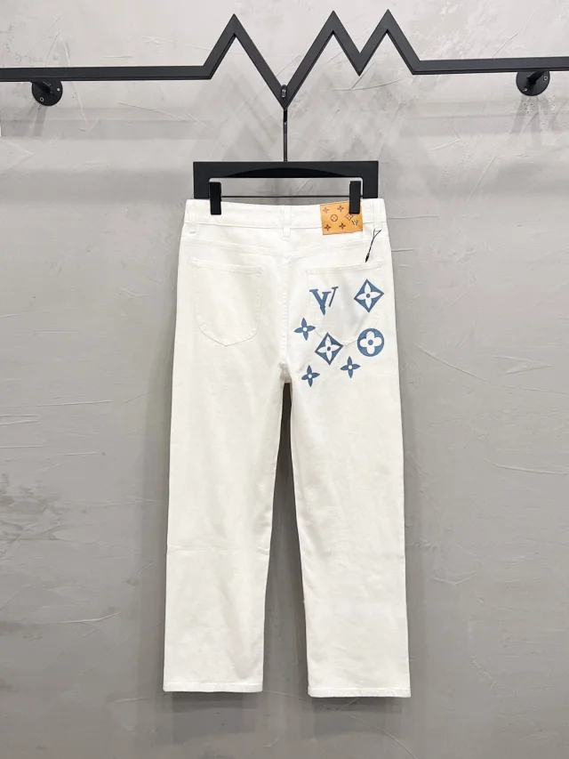 Louis Vuitton Jeans Straight-leg with embroidered rear-pocket logo product detail image 9