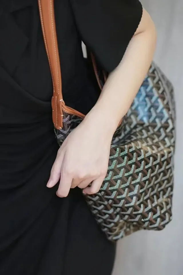 Goyard Backpacks Chevron-pattern flap backpack with top handle product detail image 23
