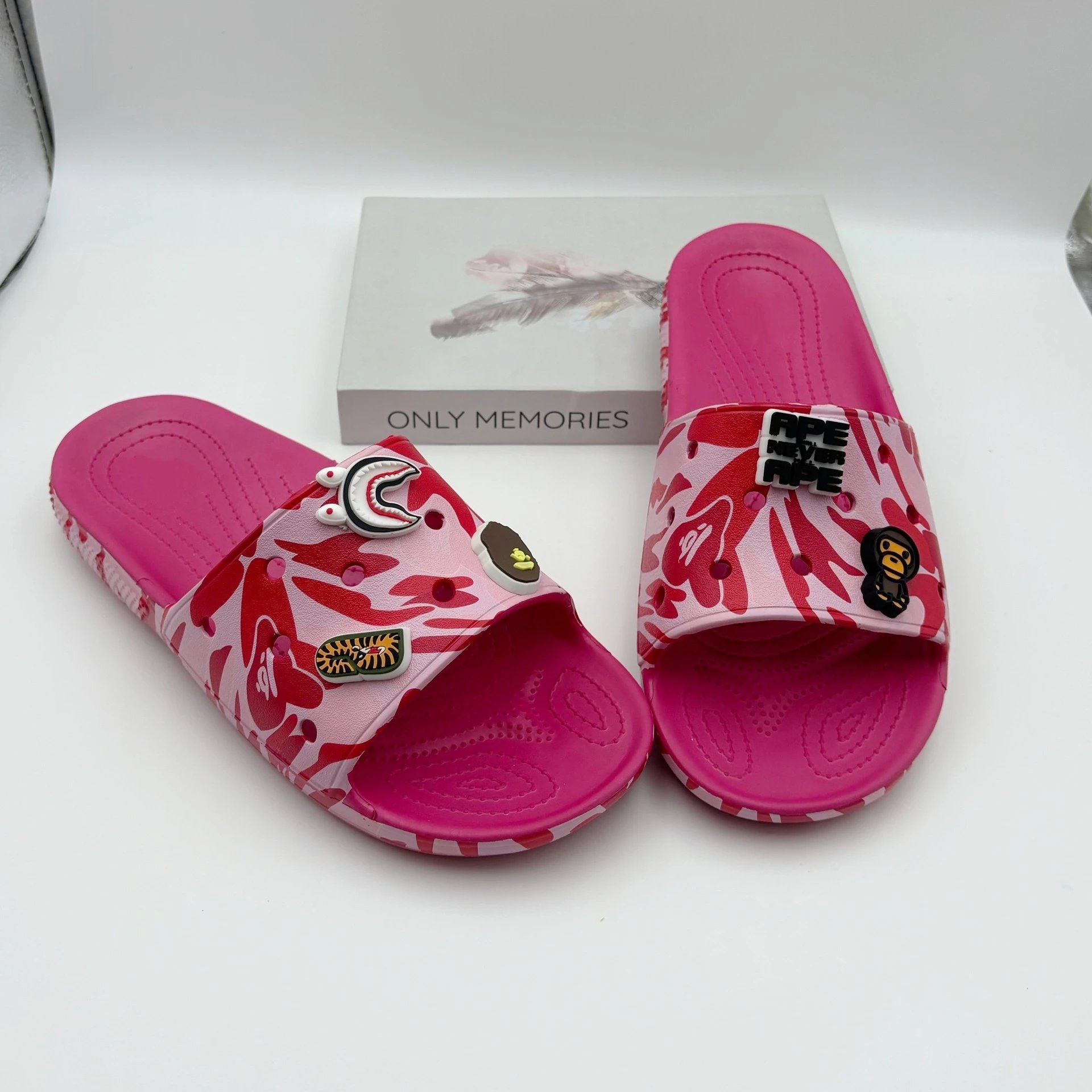 BAPE Slippers Camouflage Slide Sandals with Graphic Charms — Camouflage ape rose-bag