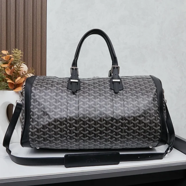 Goyard Backpacks Chevron-pattern flap backpack with top handle product detail image 13