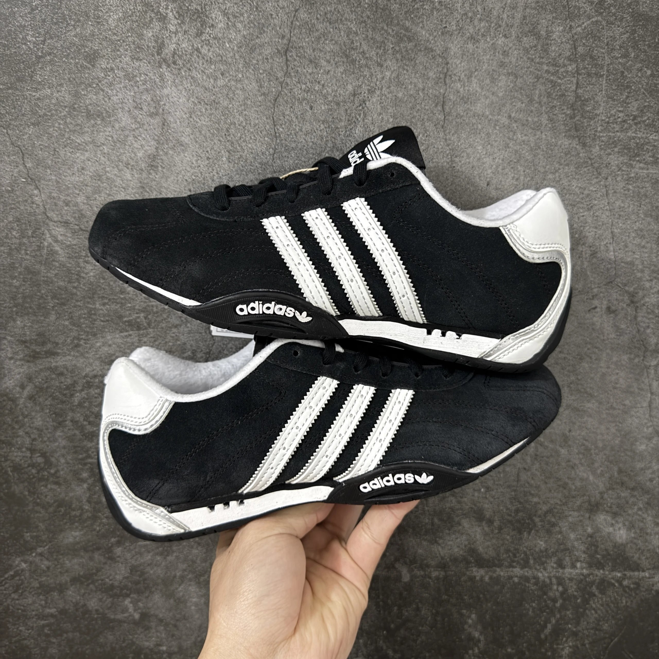 JP7009