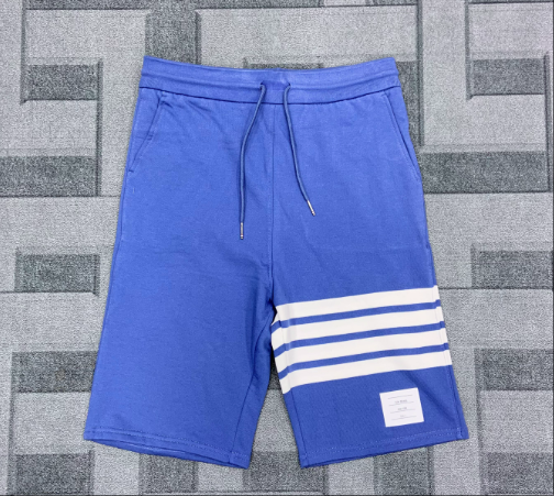 T *//B Four stripes * * Straight tube * Sports shorts * Pants-N-S