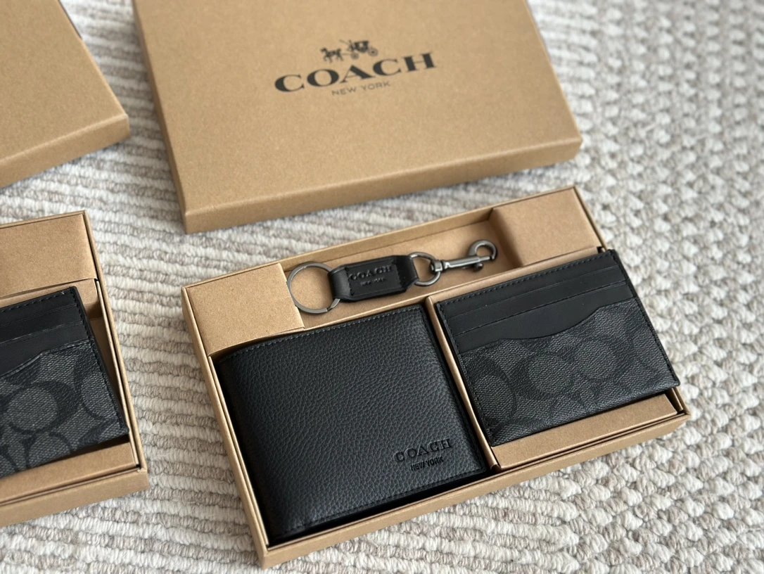 Coach Signature Black Leather Wallet Set with Keychain - 15