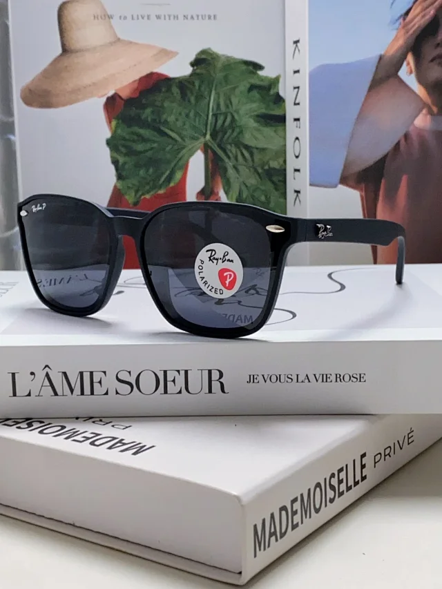 Louis Vuitton Eyewear Oversized square sunglasses product detail image 11
