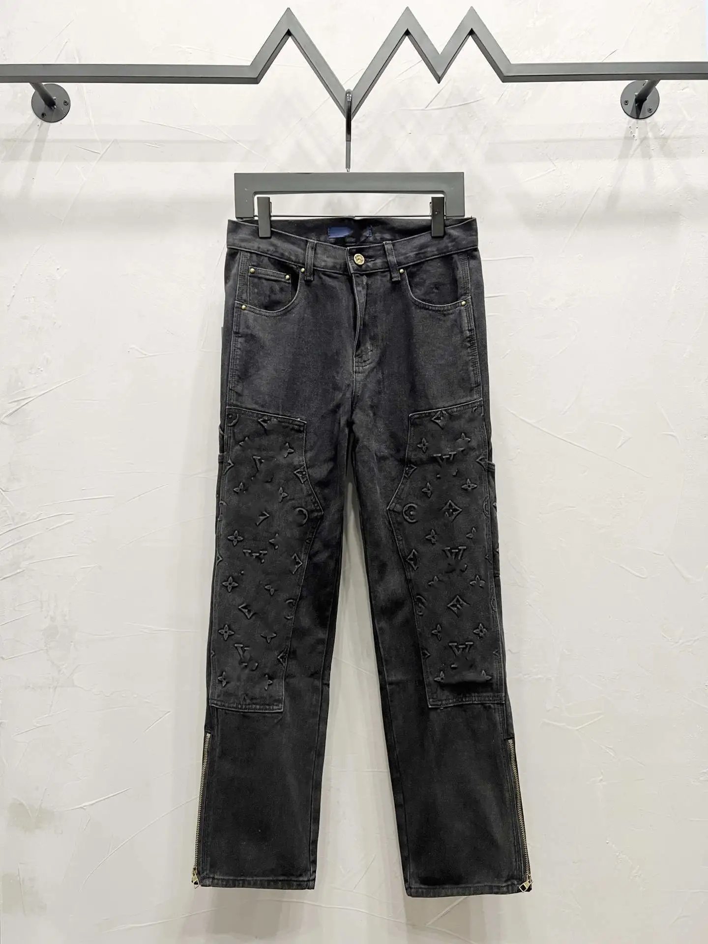 Louis Vuitton Jeans Monogram-print — 28