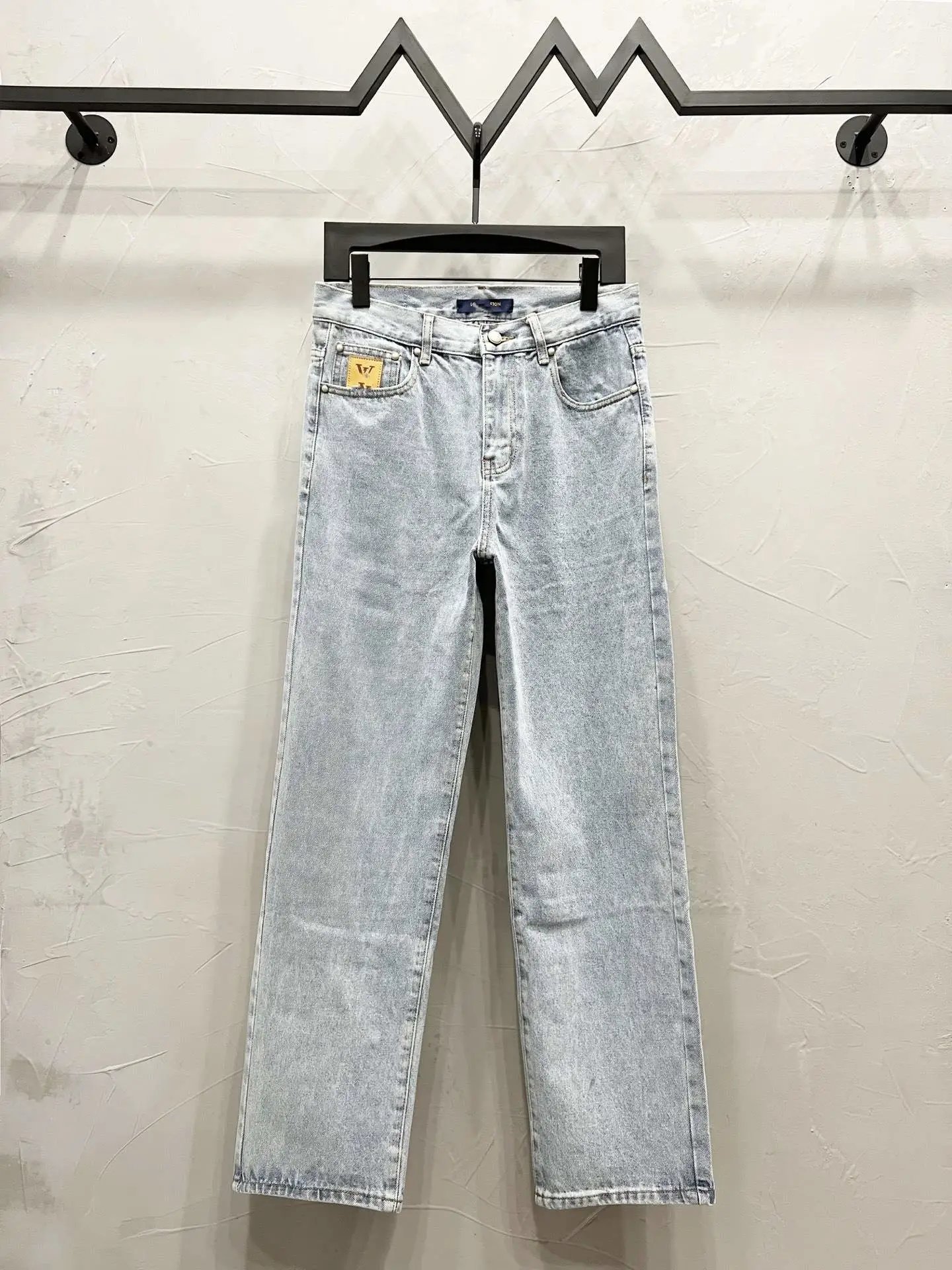 Louis Vuitton Jeans Monogram-print — 24