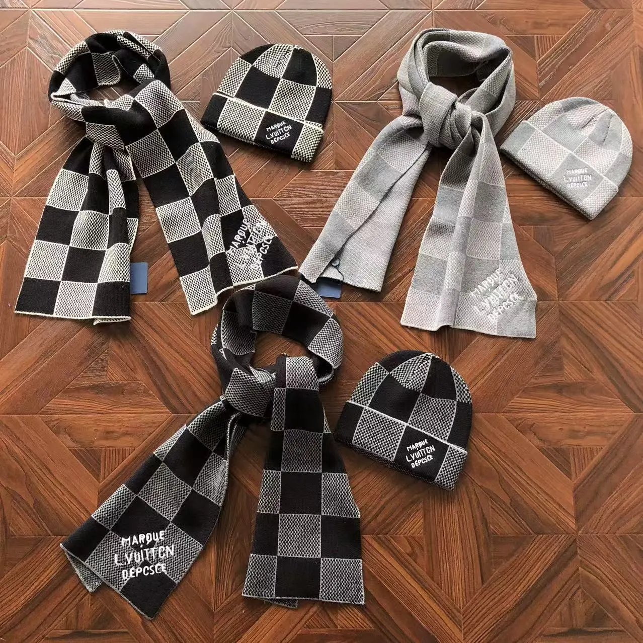 Louis Vuitton Damier Check Sca