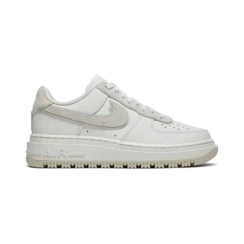 Luxe Summit White Light Bone