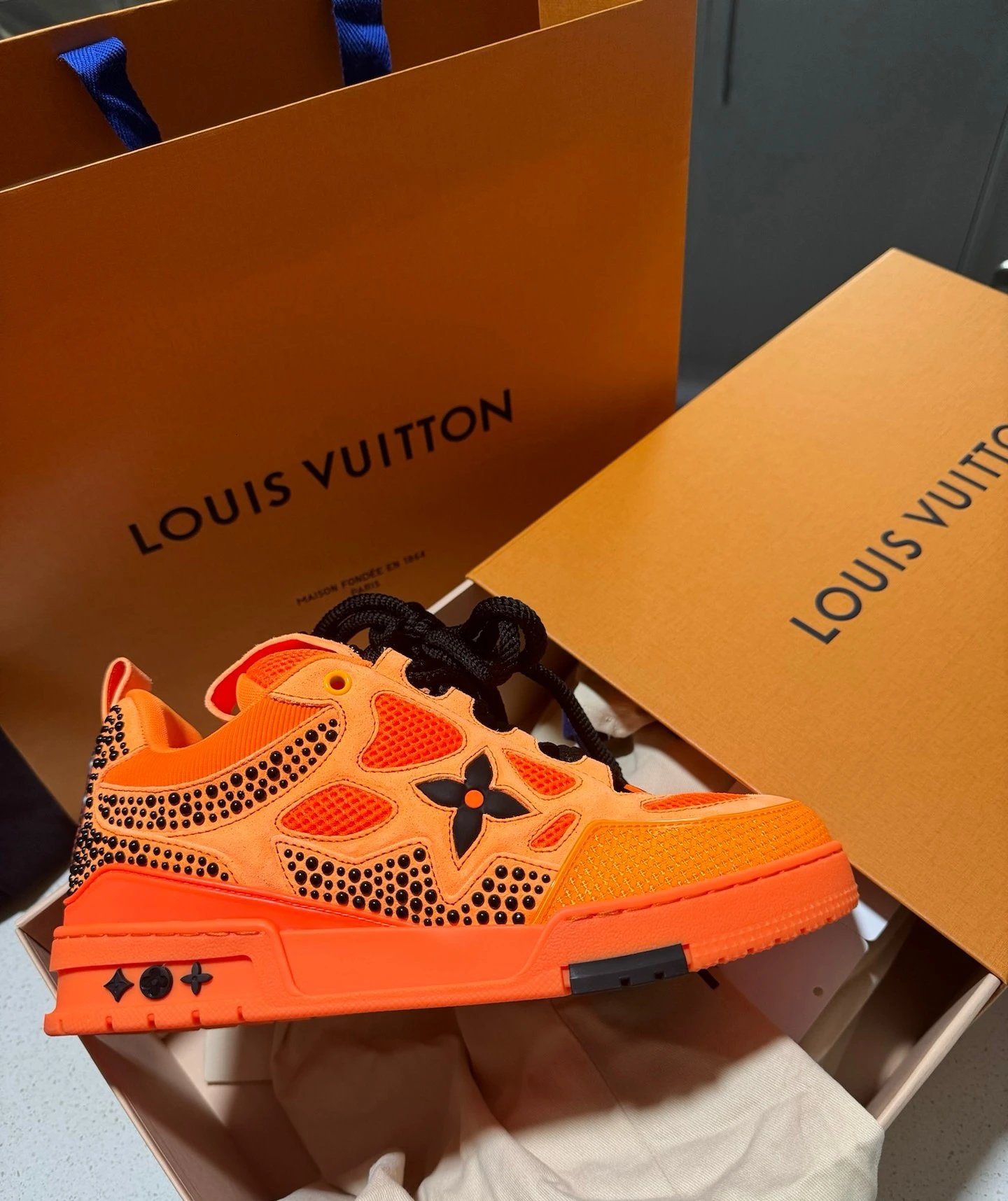 orange color