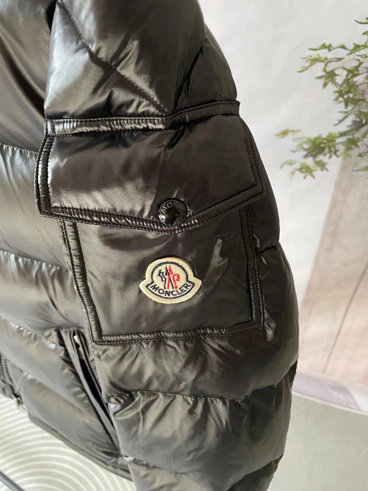 高端NFC玛雅黑色经典羽绒服 3