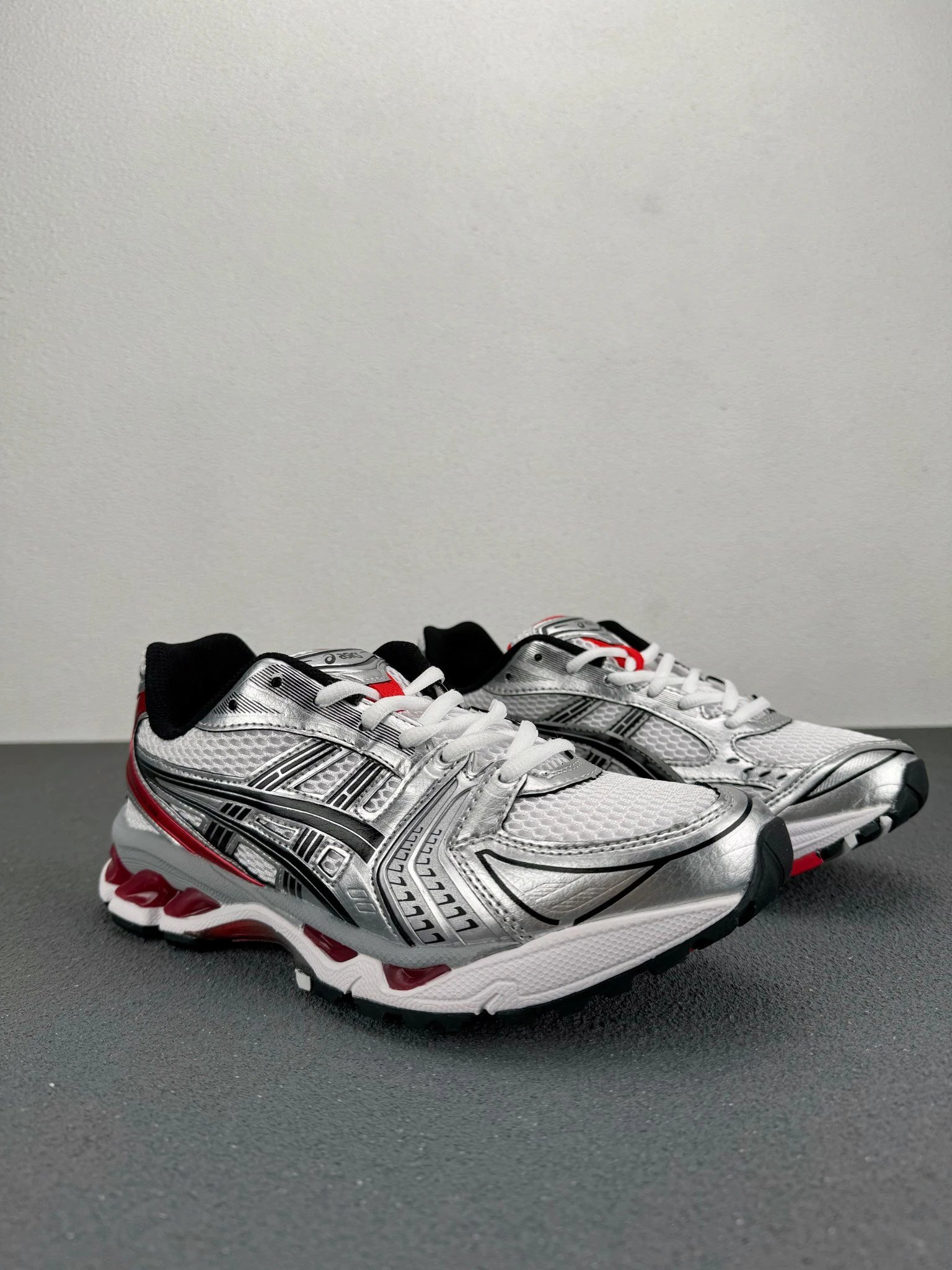 silver-red