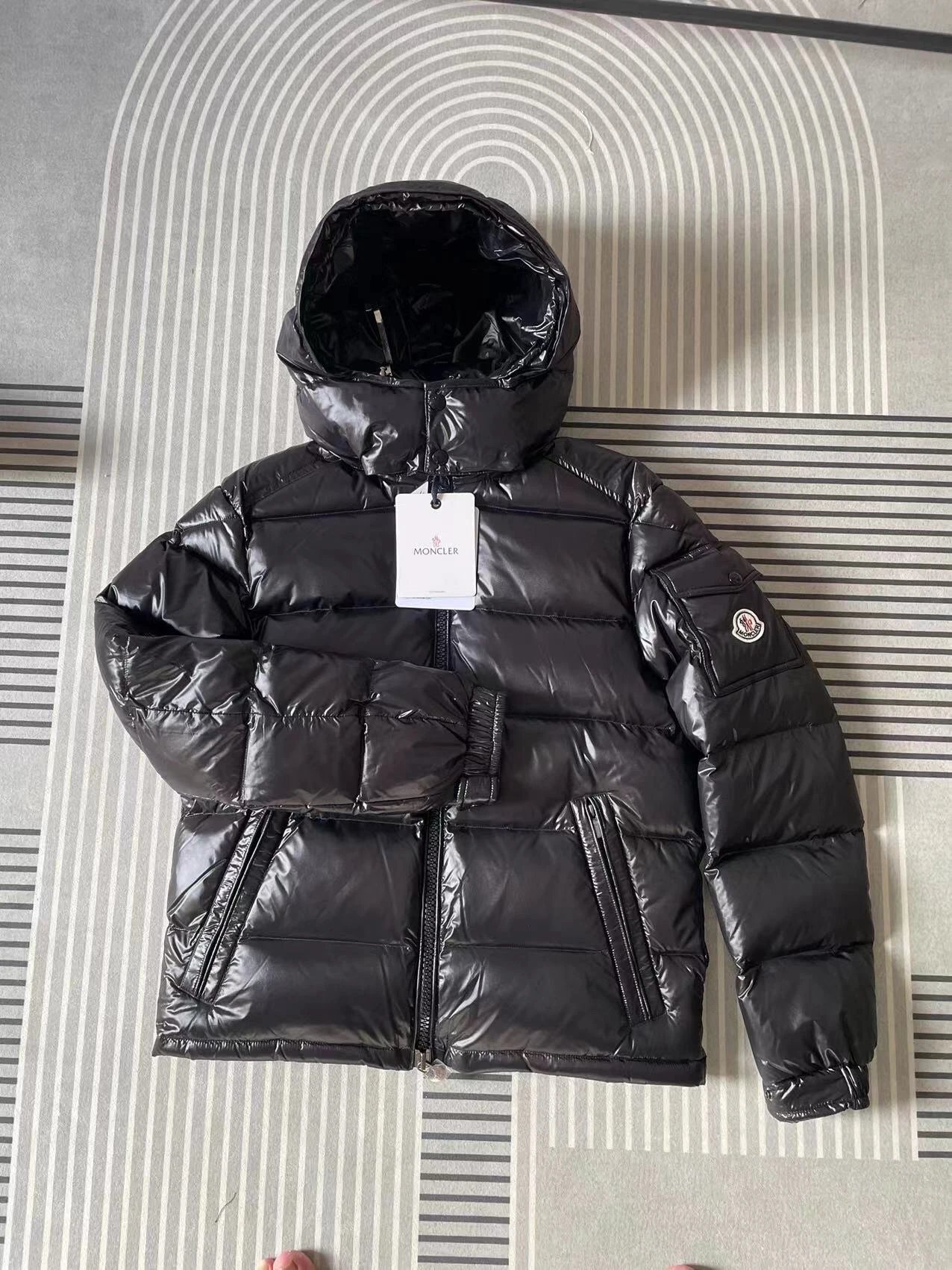 高端NFC玛雅黑色经典羽绒服 4