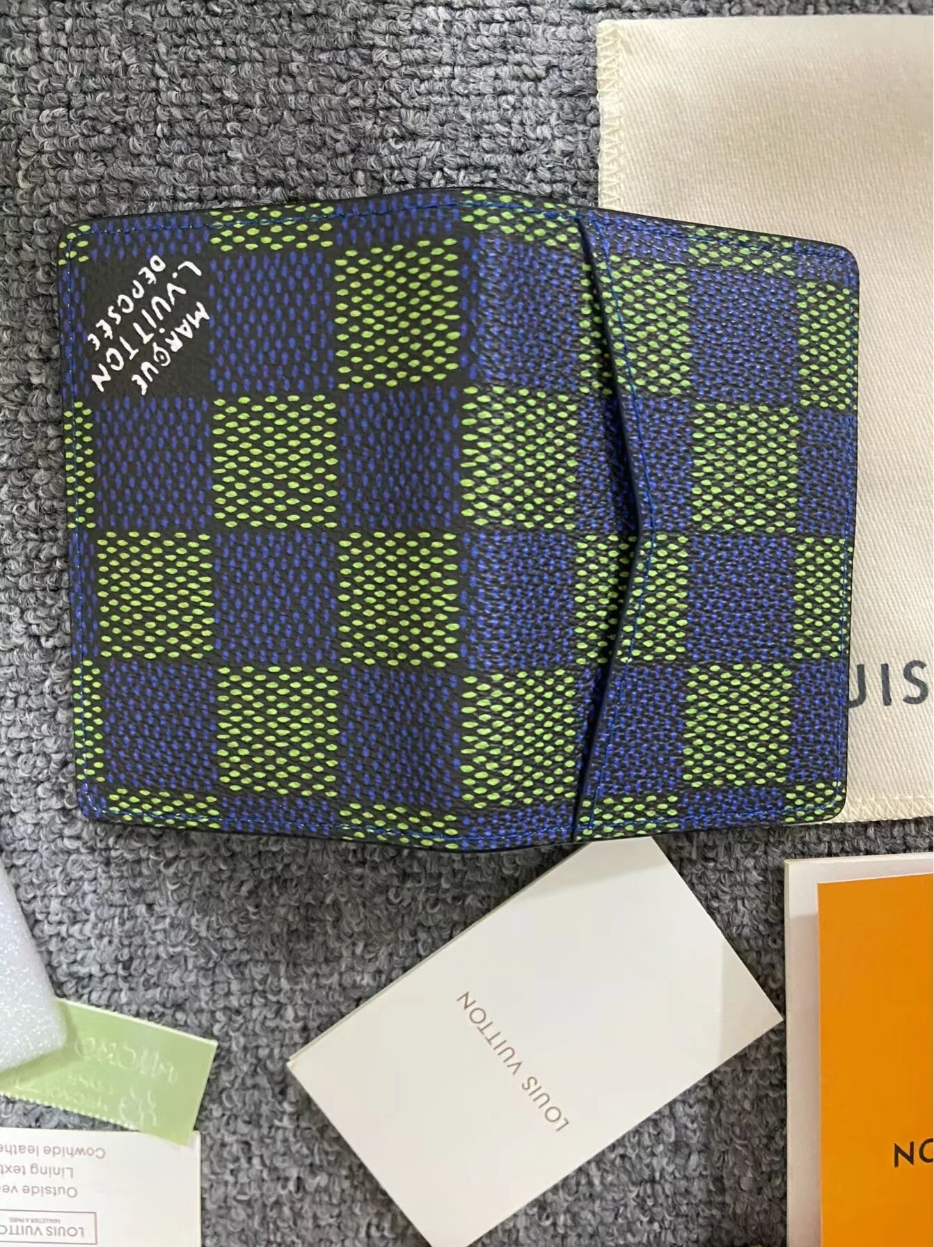 11 Louis Vuitton 钱夹whatsapp 86 187 5004 3665 12