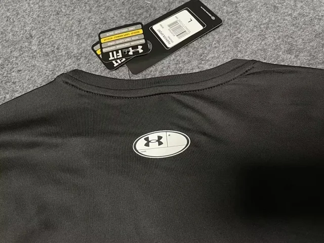 Under Armour Shirts Long-Sleeve Compression Shirt product detail image 9