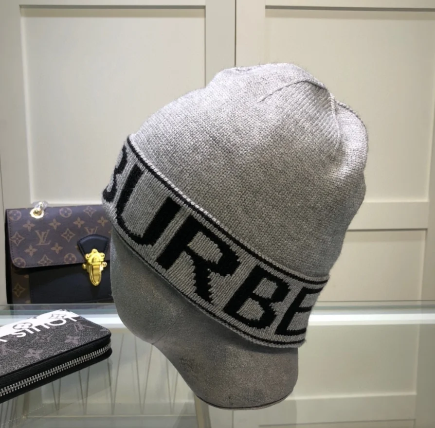 Balenciag Knitteda Hat