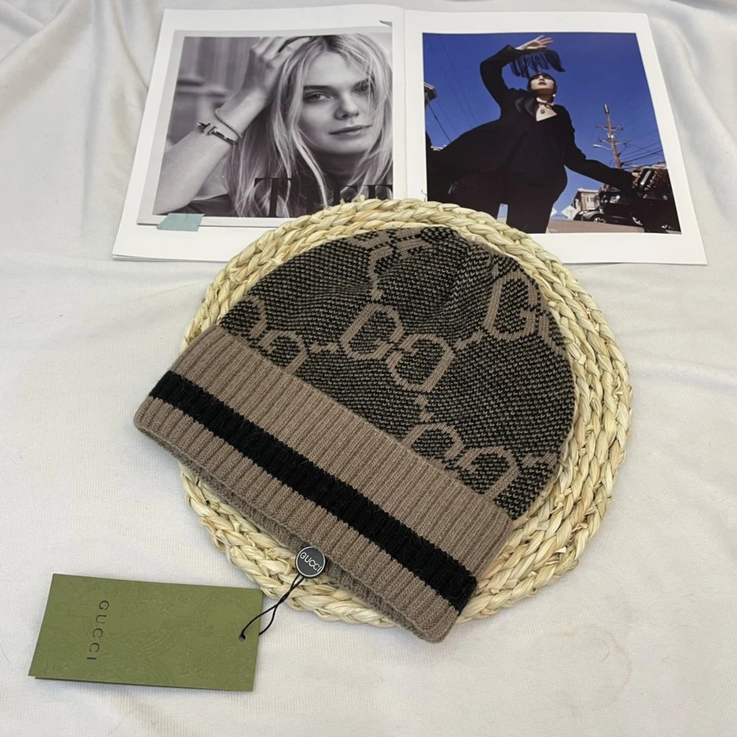 Gucci GG Monogram Knit Beanie Red and Burgundy - 6