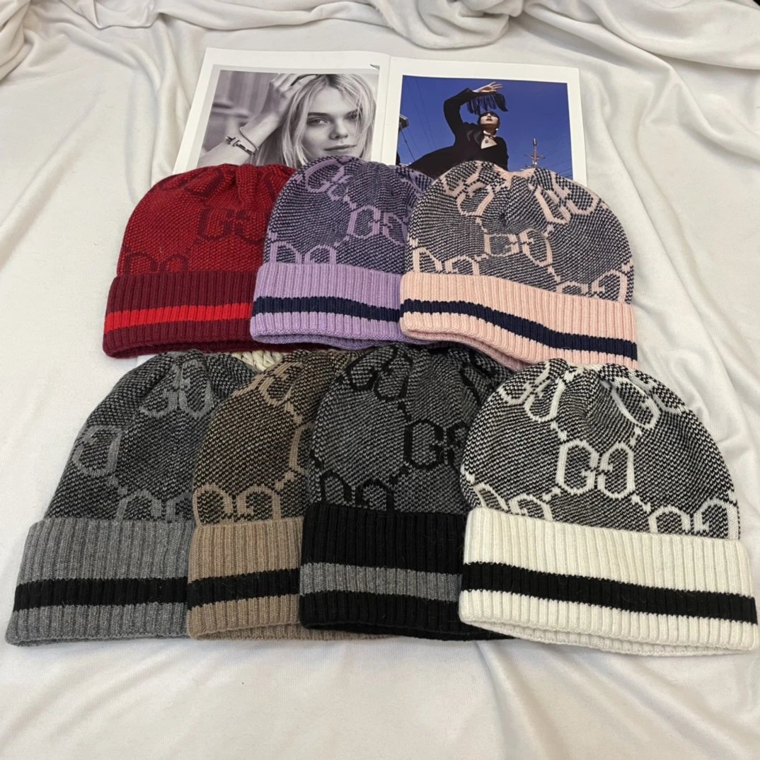Gucci GG Monogram Knit Beanie Red and Burgundy - 3