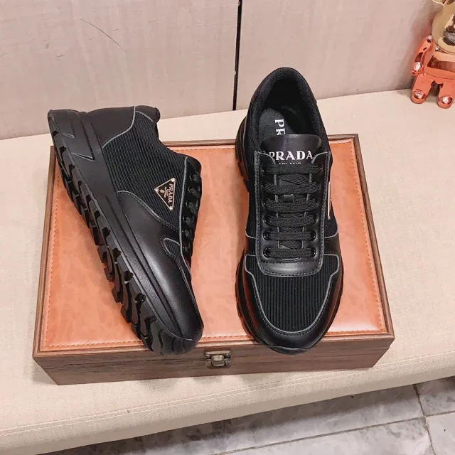 Prada Sneakers Low- and high-top triangle-logo product detail image 14