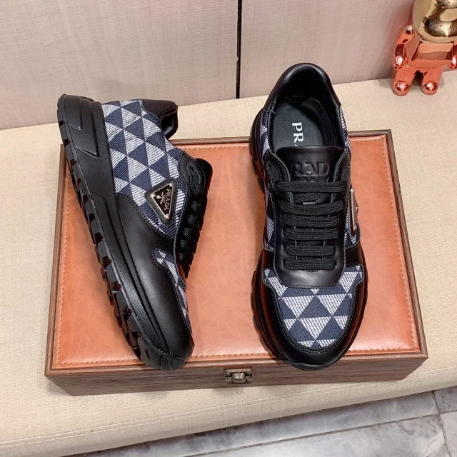 Prada Sneakers Low- and high-top triangle-logo product detail image 13