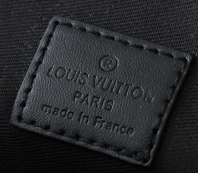 Louis Vuitton Onthego Messenger Bag Black Monogram Embossed Leather - 6