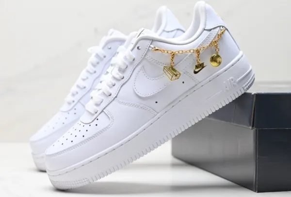 Nike Air Force 1 Low Wheat Sneakers - 6