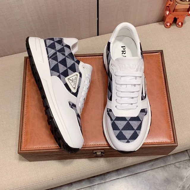 Prada Sneakers Low- and high-top triangle-logo product detail image 12