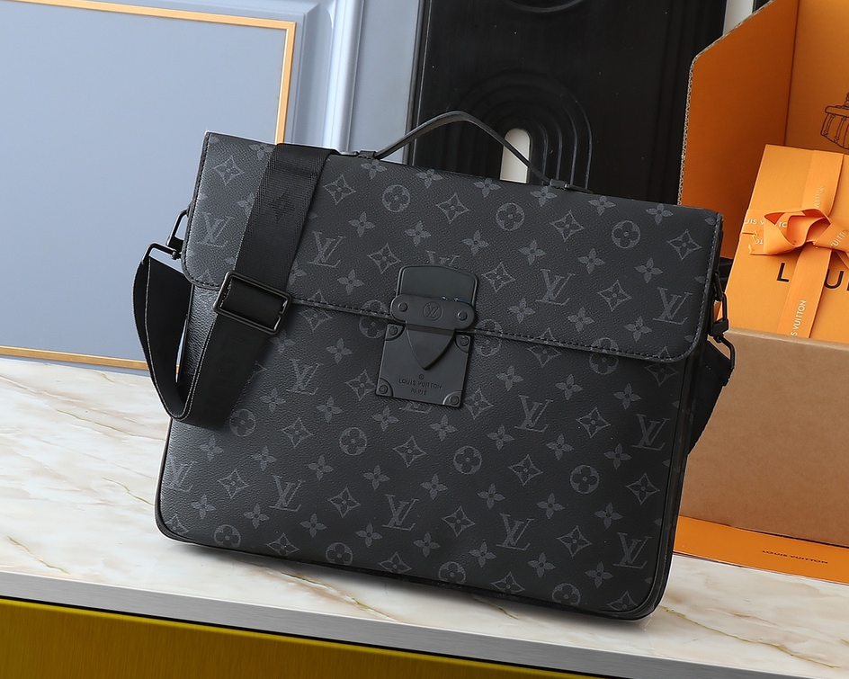 Louis Vuitton Onthego Messenger Bag Black Monogram Embossed Leather - 4