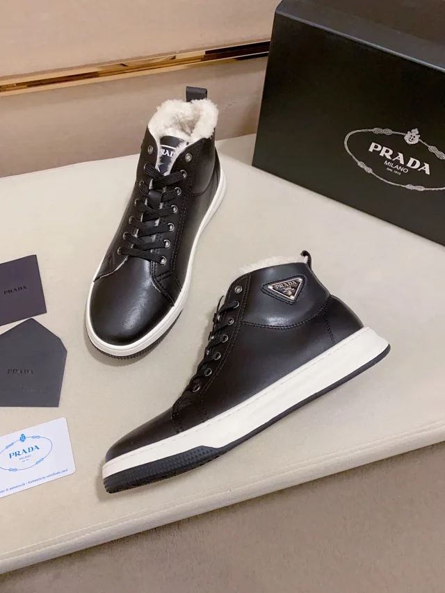 Prada Sneakers Low- and high-top triangle-logo product detail image 11
