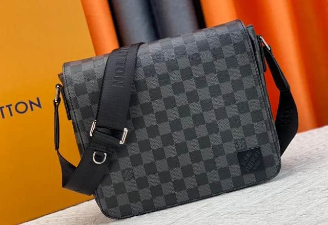 Louis Vuitton Crossbody Bags Checkerboard or monogram messenger bag product detail image 2