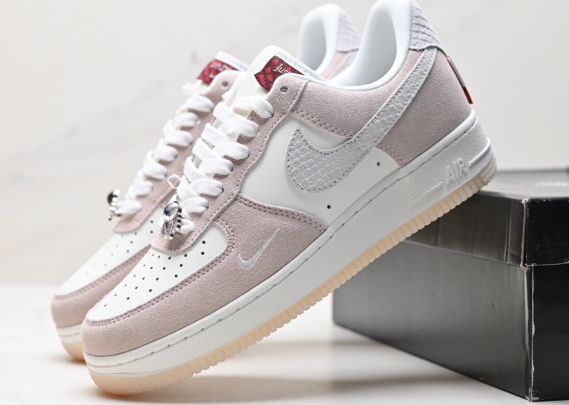 Nike Air Force 1 Low Pink Suede White Gum