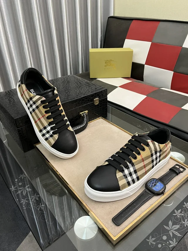 Burberry Sneakers Low-top lace-up with check-pattern and logo variants product detail image 14