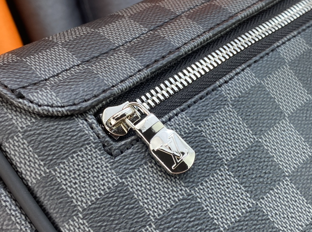 Louis Vuitton Crossbody Bags Checkerboard or monogram messenger bag image 4
