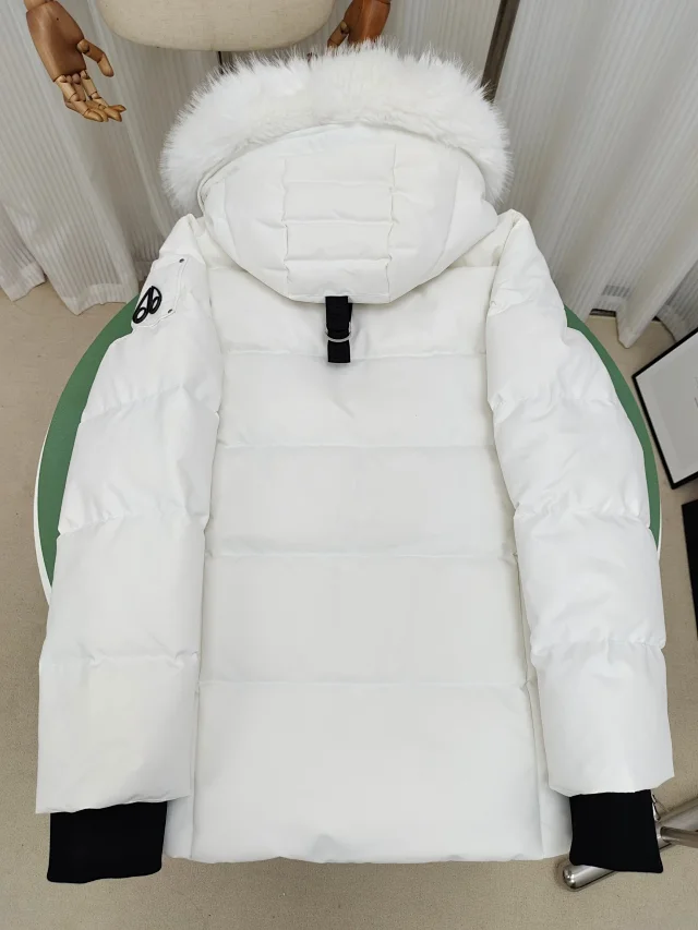 Moose Knuckles Down Jackets Fur-Trim Hooded Jacket product detail image 4