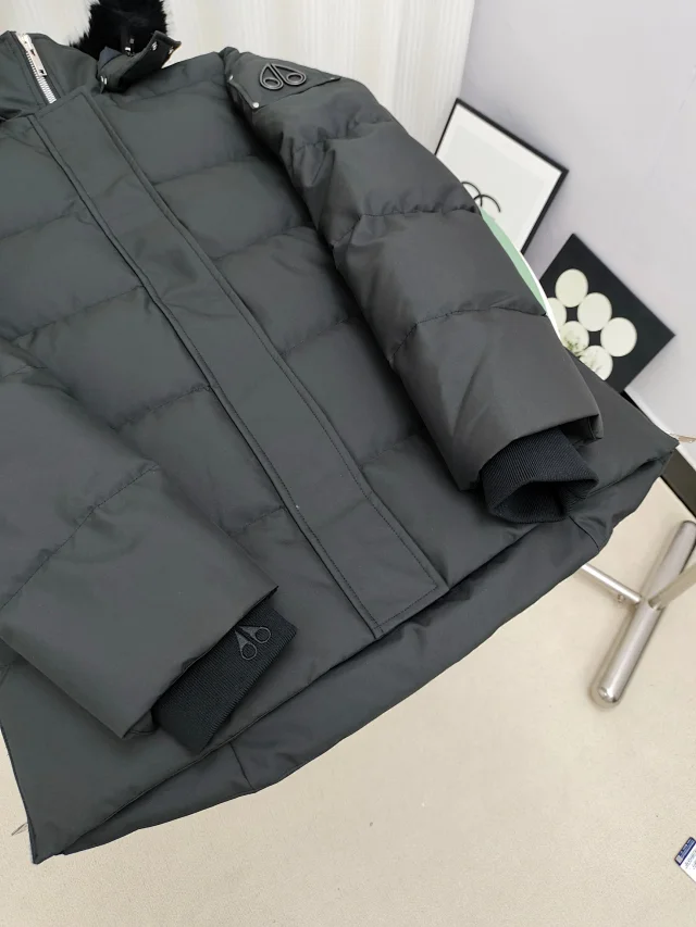 Moose Knuckles Down Jackets Fur-Trim Hooded Jacket product detail image 6