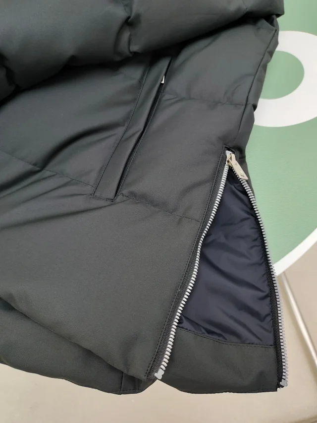 Moose Knuckles Down Jackets Fur-Trim Hooded Jacket product detail image 8