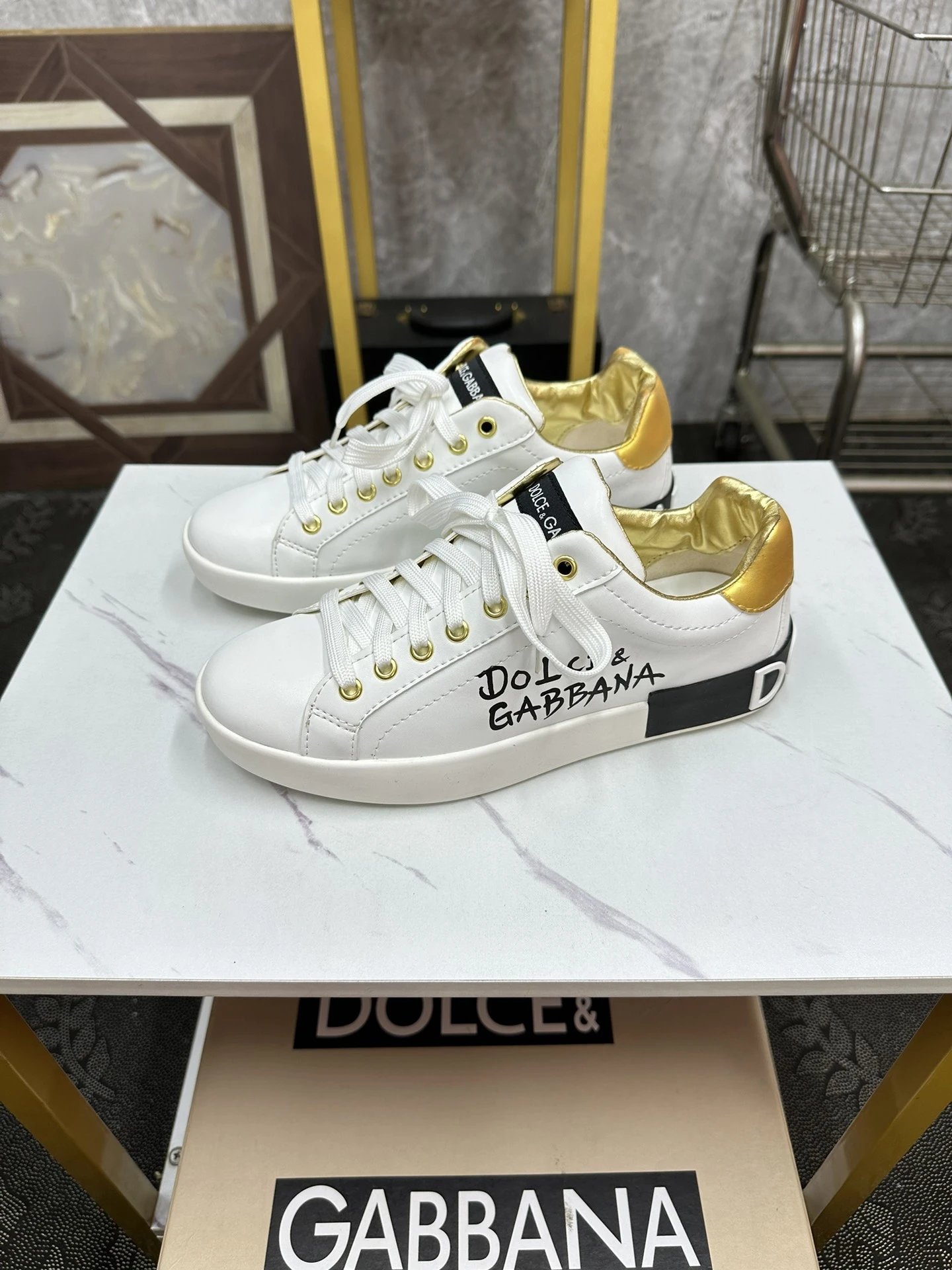 Jordan 1 Retro High Pollen Yellow Black