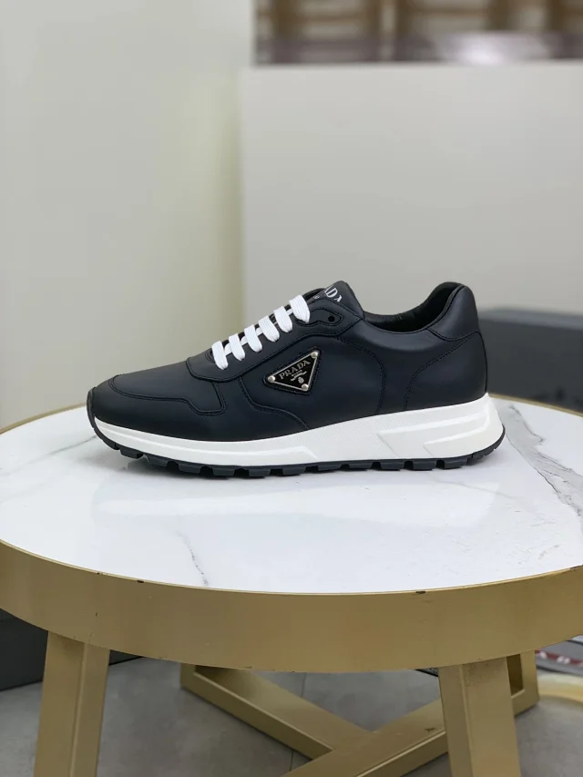 Prada Sneakers Low-Top Lace-Up with Triangle Logo Plaque product detail image 2