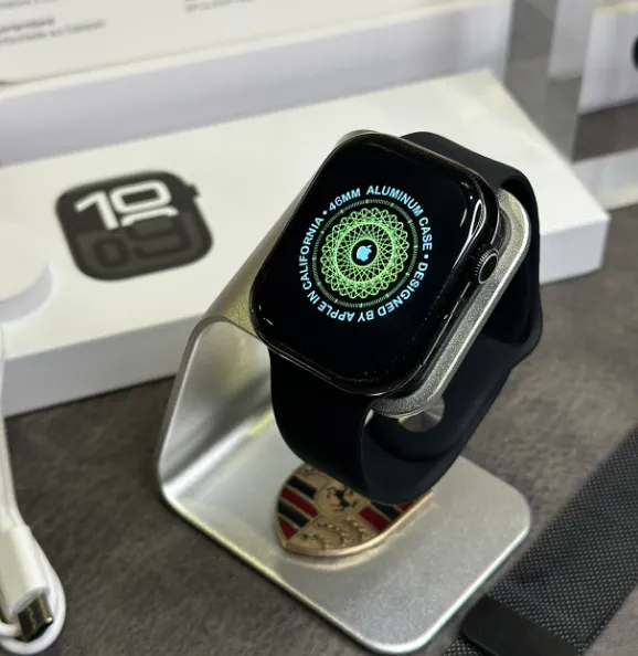 Apple Watch SE Smartwatch in Black, Starlight, Pink, and Silver - 5